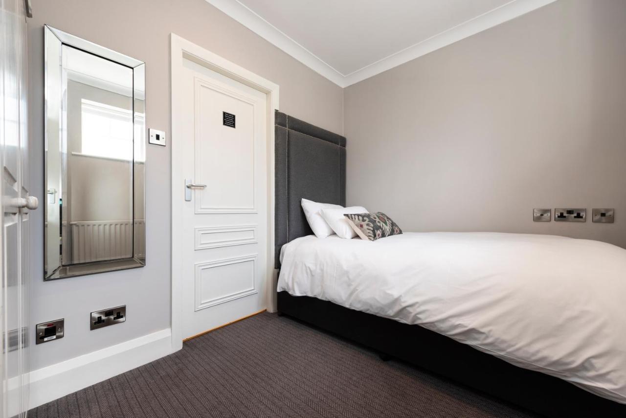 Statham Lodge Hotel Warrington Eksteriør bilde